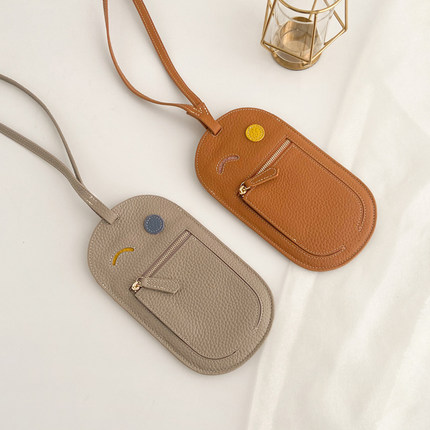 小众设计手机包女头层牛皮超薄斜挎包高级感手机袋真皮笑脸小包包