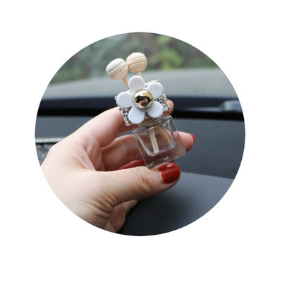 小清新通风口镶钻雏菊可爱汽车