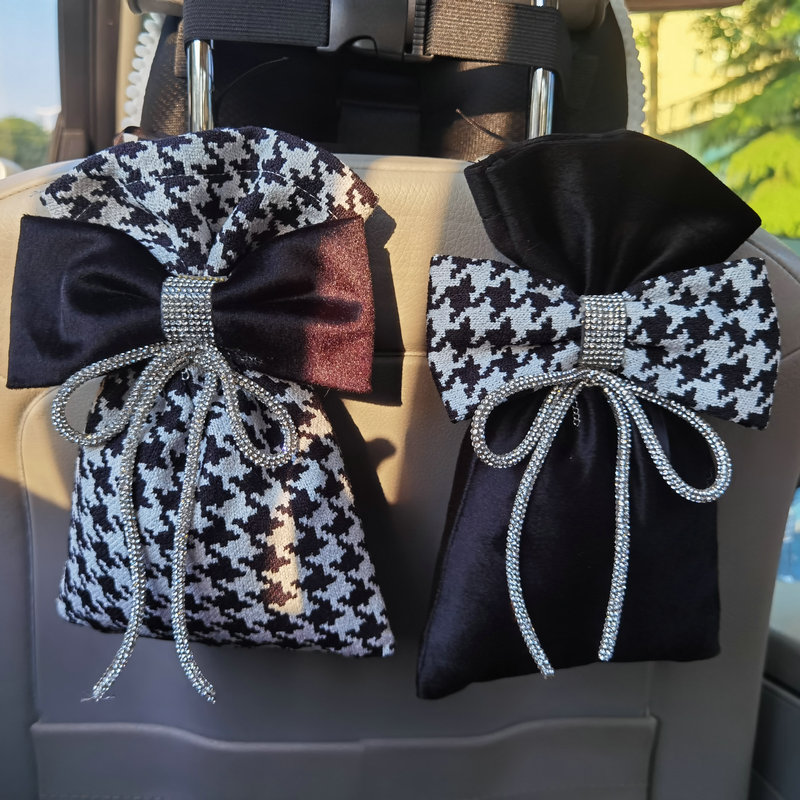 新品汽车竹炭包新车除甲醛去异味香薰干花车载摆件时尚格子水钻女