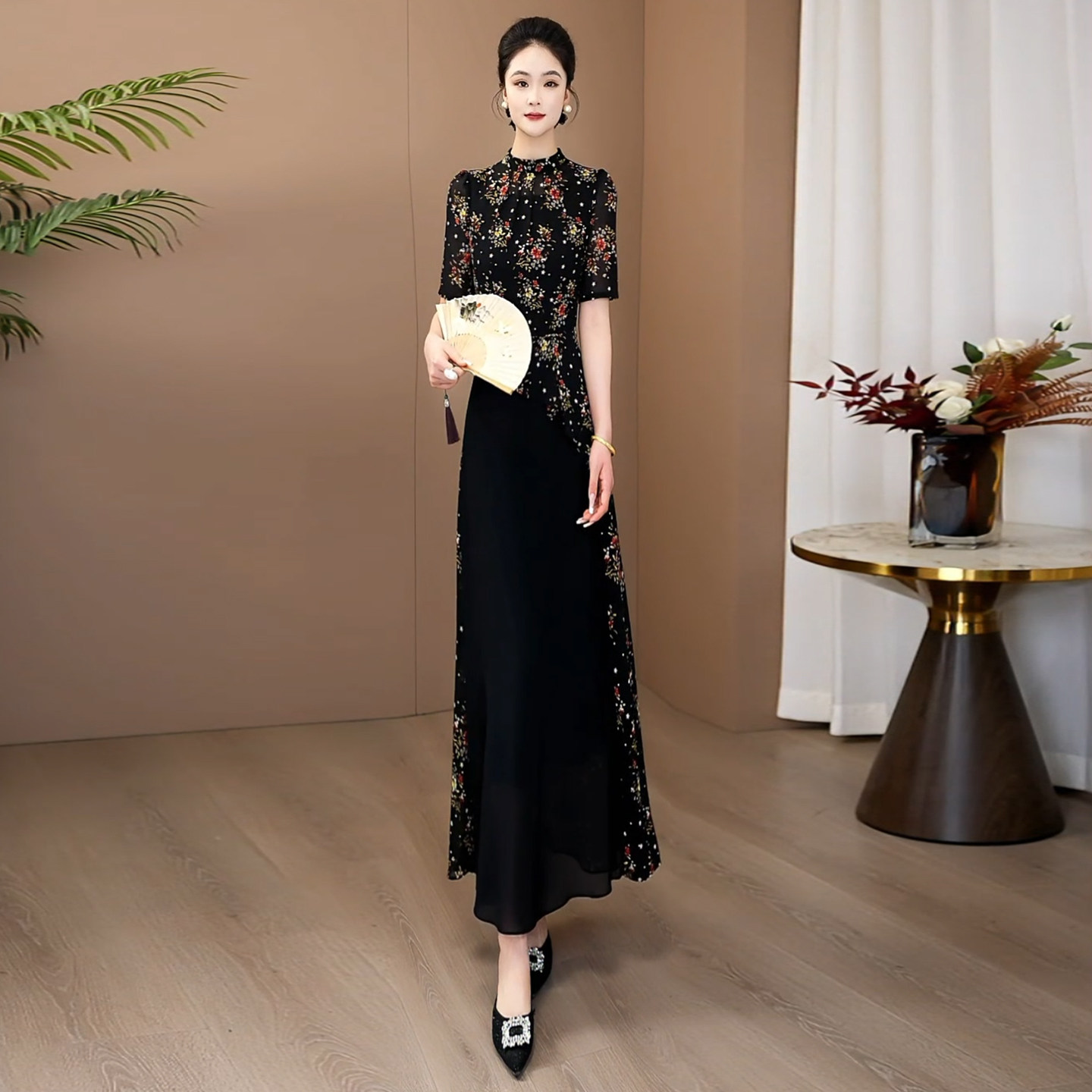 黑色碎花连衣裙女2026新款夏高级感拼接气质显瘦新中式超长裙462