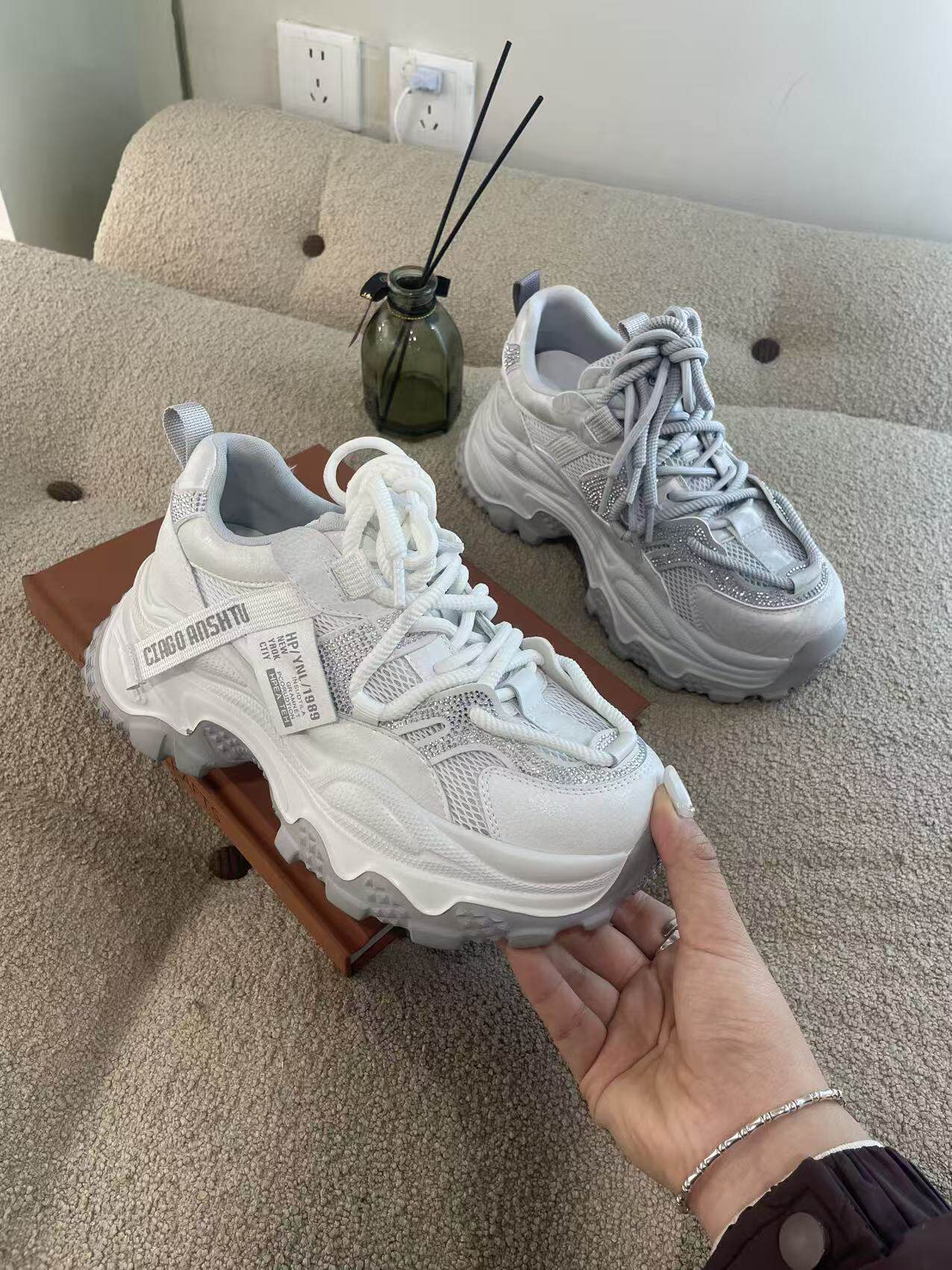 米新款2026春款透气网面松糕厚底增高水钻老爹鞋运动休闲鞋女鞋子