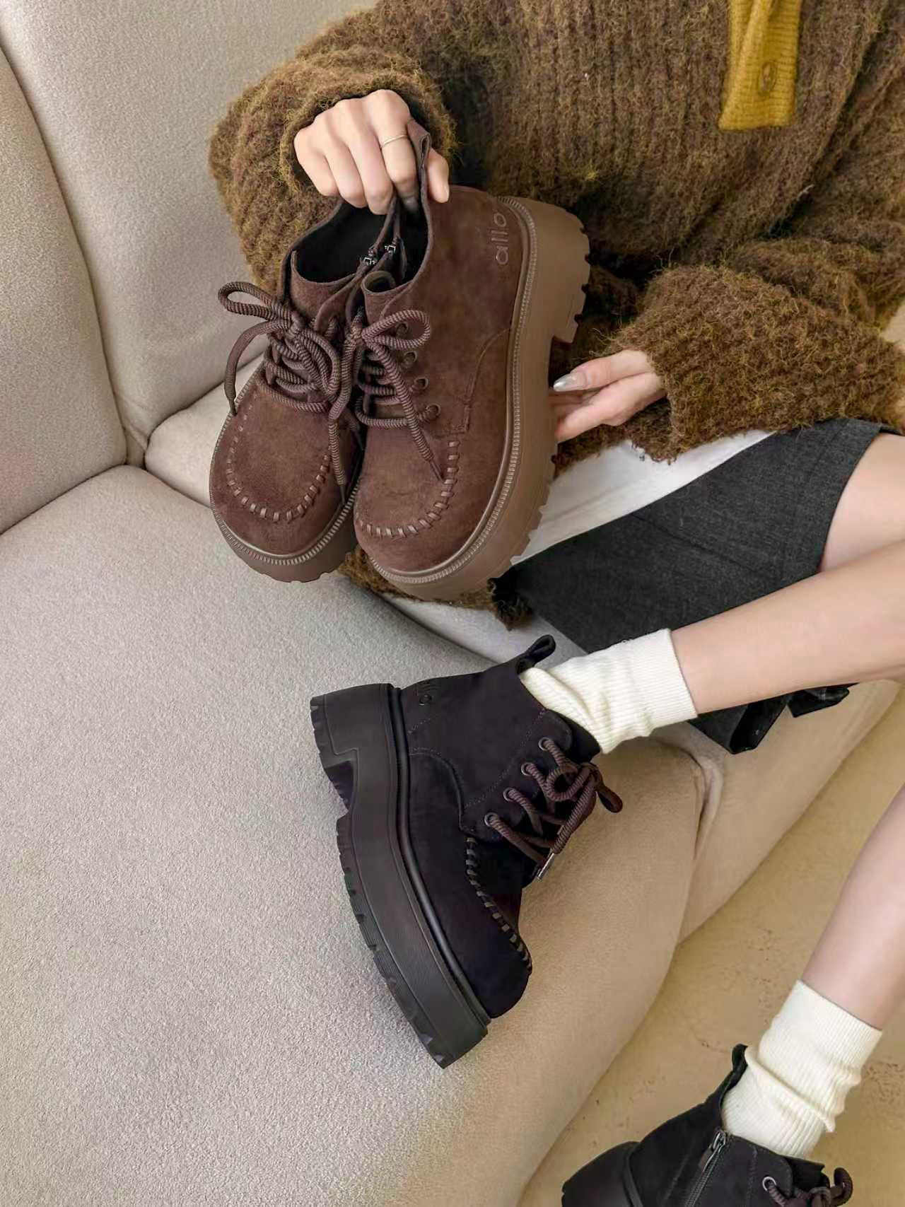 米新款2025冬英伦风厚底圆头加绒系带短靴切尔西舒适百搭马丁靴女