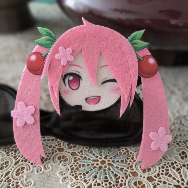 樱花初音未来手办公仔周边 动漫不织布周边胸针手机挂件生日礼物图片