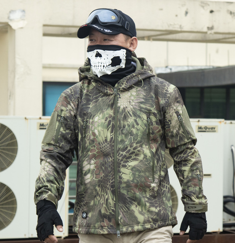 狙风户外迷彩冲锋衣外套 鲨鱼皮软壳衣加绒保暖登山服 战术衣