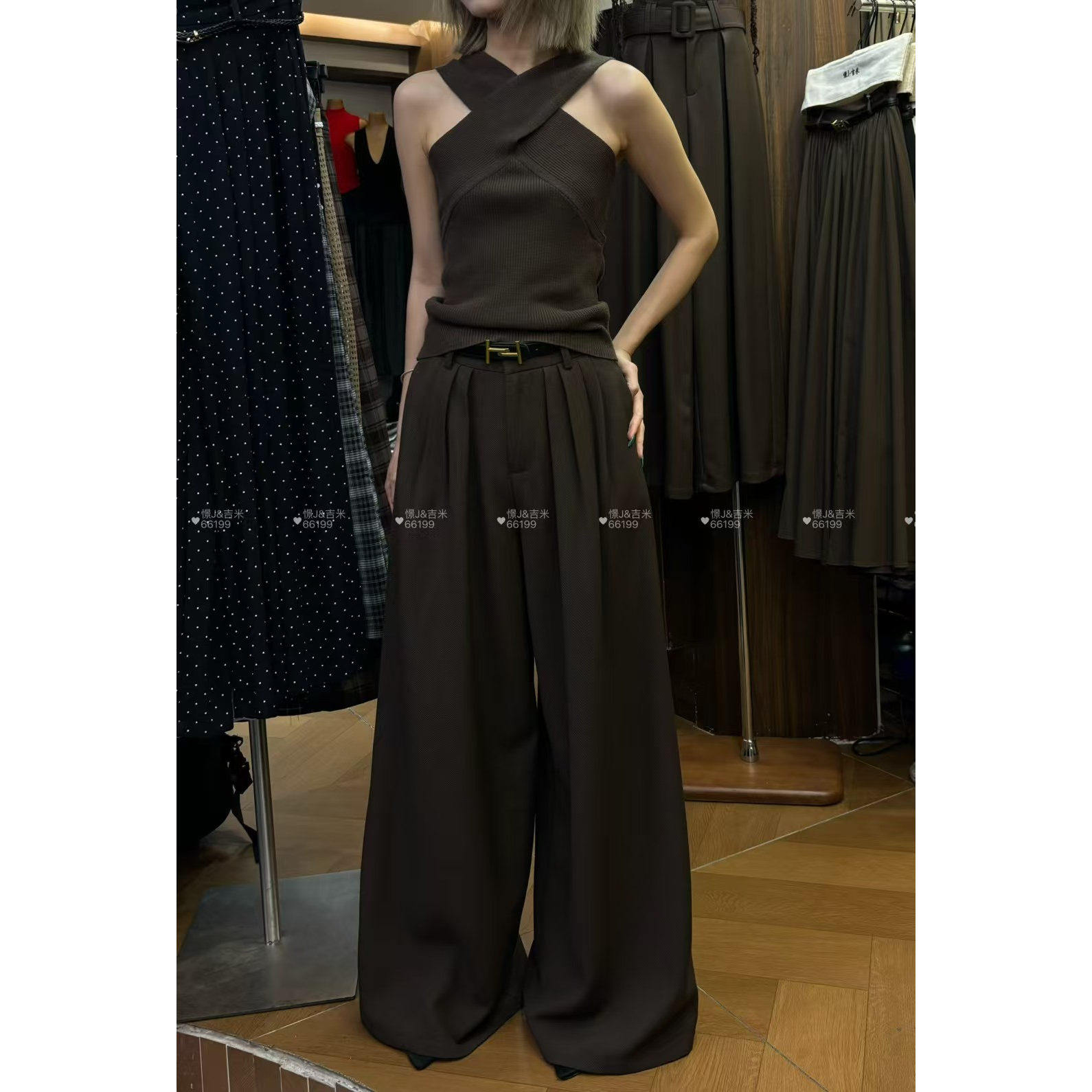 复古高腰咖啡色西装阔腿裤女早秋季新品显瘦百搭褶皱垂感休闲裤裙