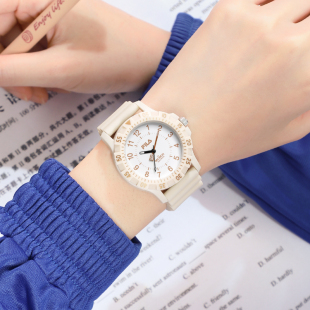 FILA斐乐静音精准走时考试专用手表学生初高中女生中学生腕表6787