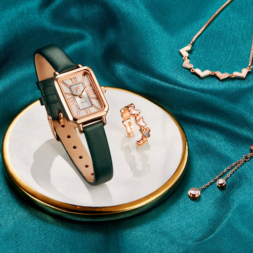 FILA斐乐复古轻奢小方表礼盒腕表