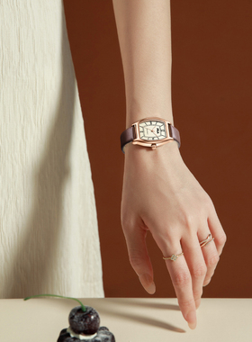 FILA斐乐小方表手表女2025新款商务休闲石英机芯时尚腕表6779P