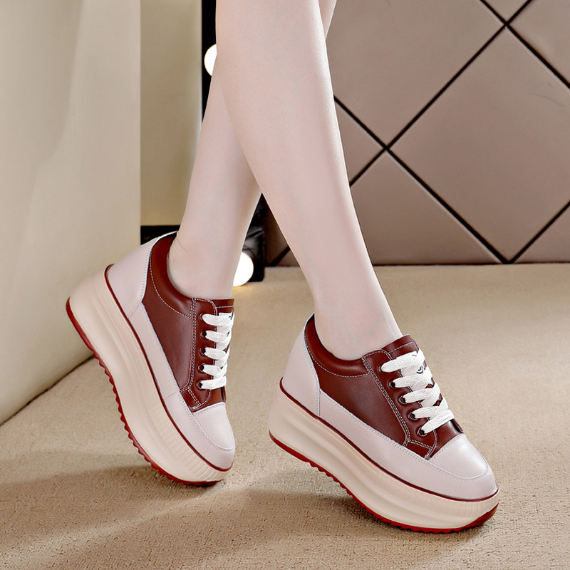 软底小白鞋女2025新款秋季爆款运动厚底轻便单鞋小个子内增高女鞋