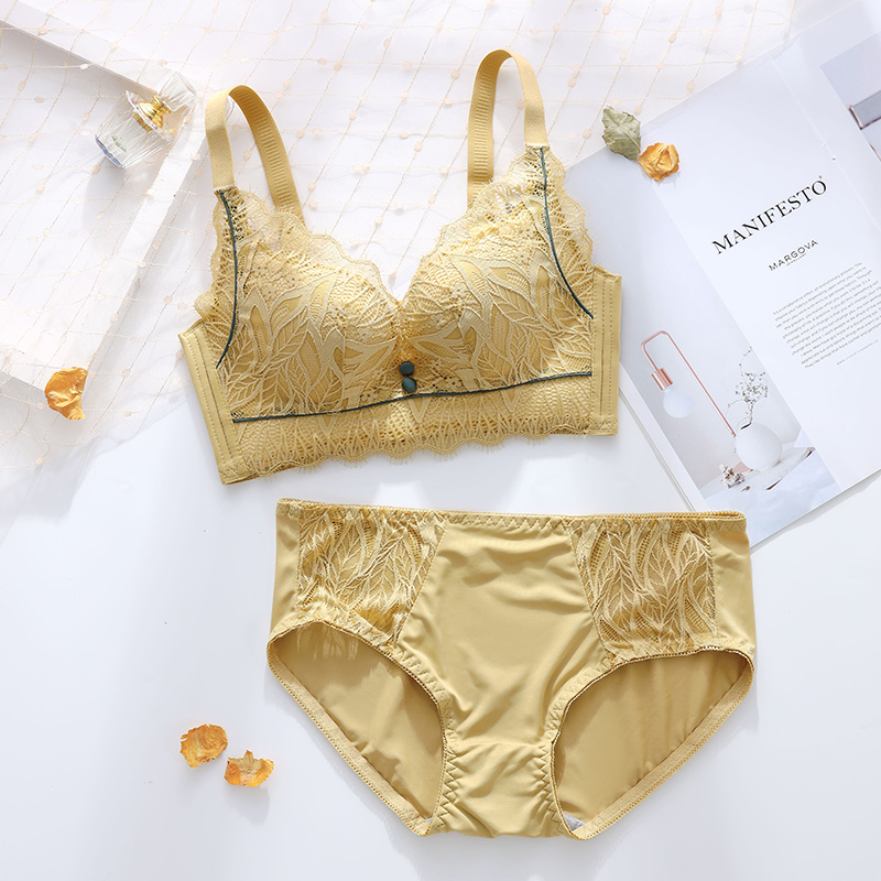 内衣女聚拢上托小胸中厚文胸套装