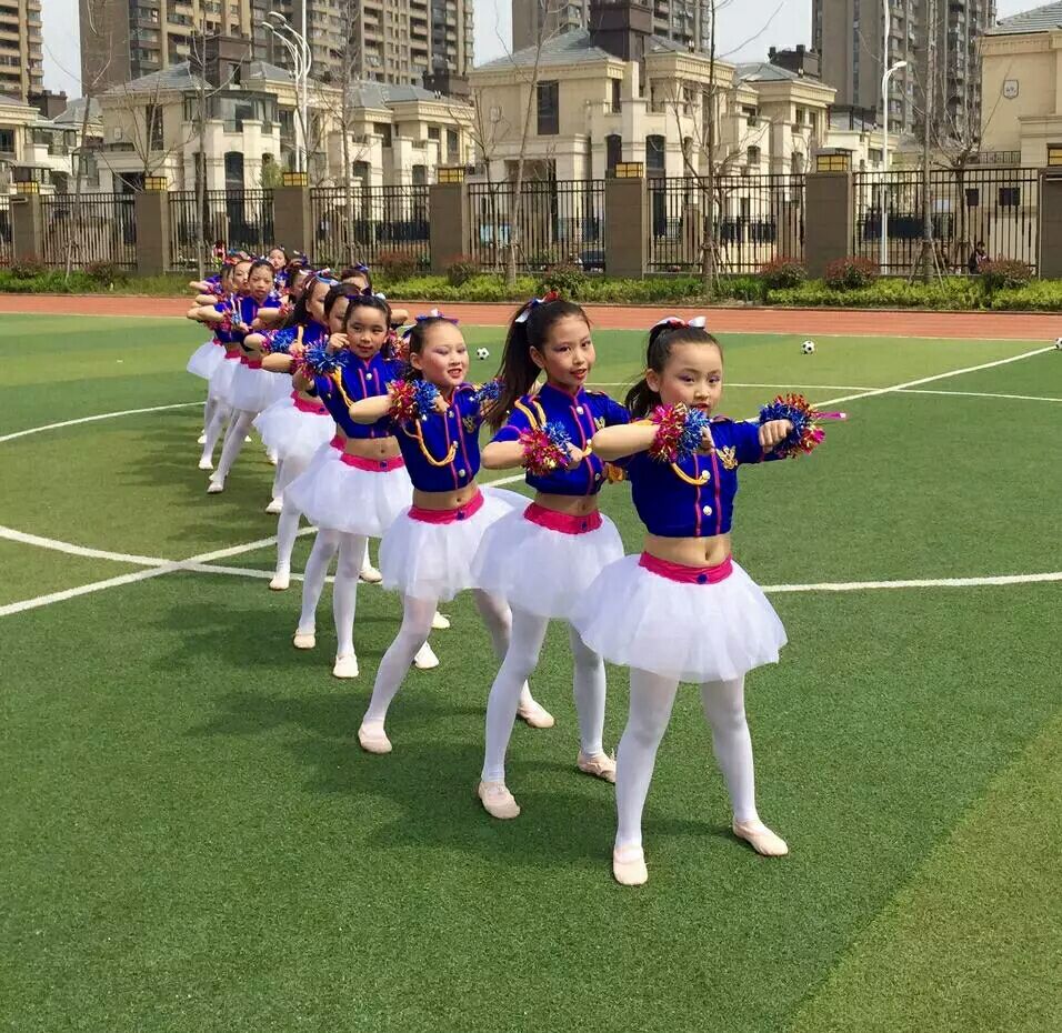 儿童啦啦操演出服爵士舞女童拉拉队表演服幼儿纱裙啦啦操表演服装
