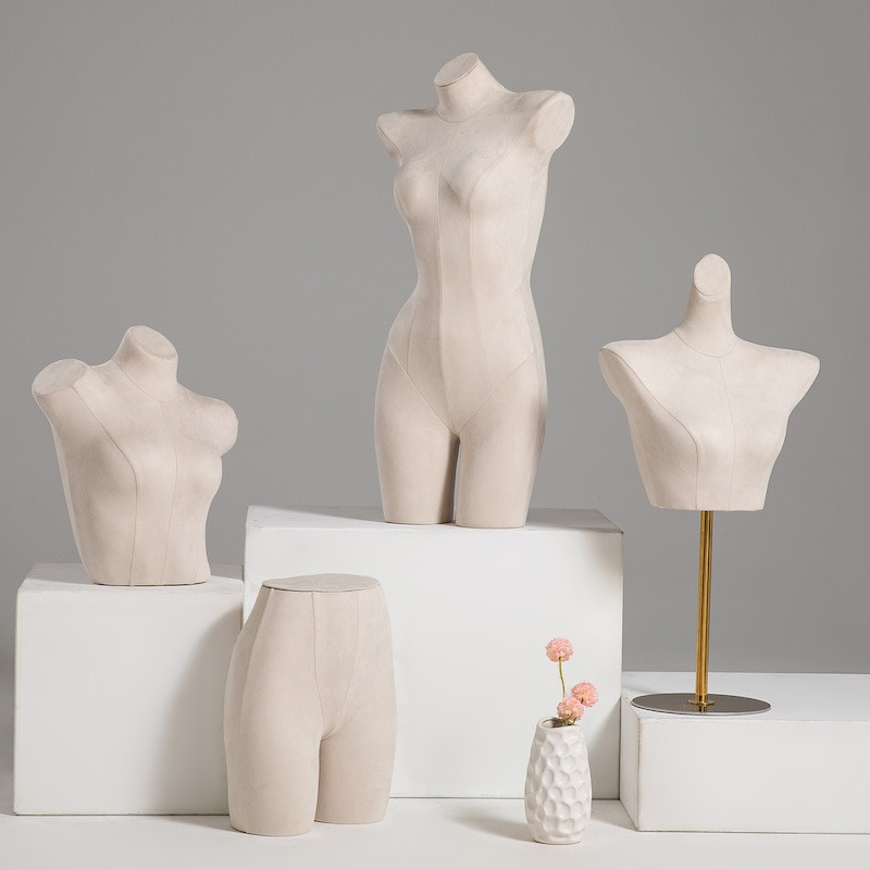 内衣广胸店塑身衣泳女橱窗陈列