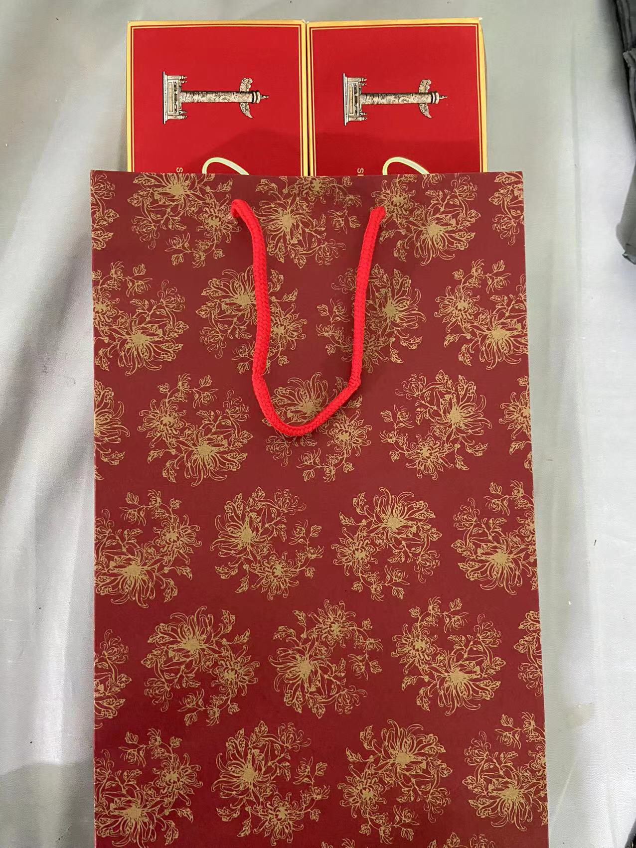批发中华香烟礼品袋手提纸袋菊花牛皮纸手提礼品袋纸袋红酒袋包邮