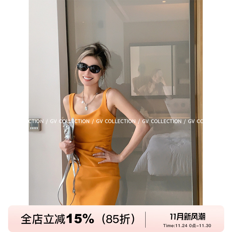 肯豆褶皱收腰弹力连衣裙