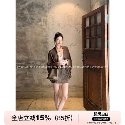 蝙蝠袖线条感松弛针织开衫外套
