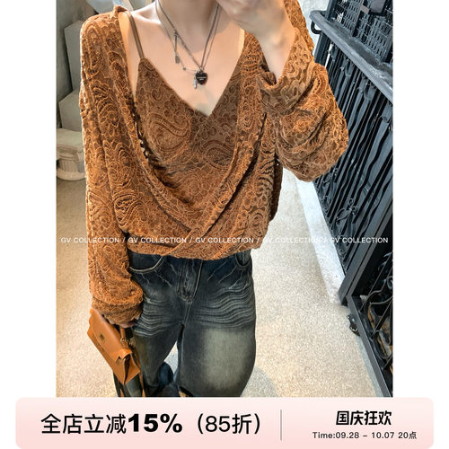立体丝绒纹理吊带罩衫假两件上衣