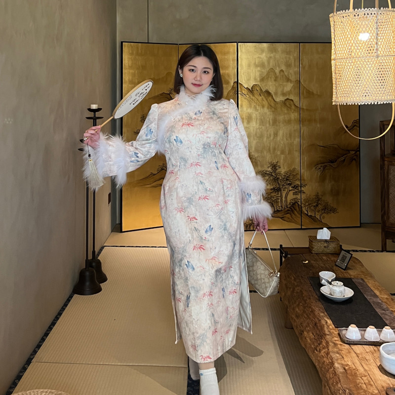 大码胖mm新中式设计感袖口毛毛旗袍连衣裙晚礼服加绒打底长裙秋冬