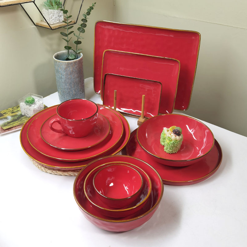 釉下彩大红色陶瓷套装喜庆碗