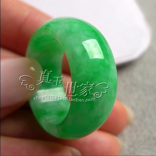 和田色玉冰种飘绿翡翠色戒指阳绿飘花指环扳指男女款尾戒百搭戒指