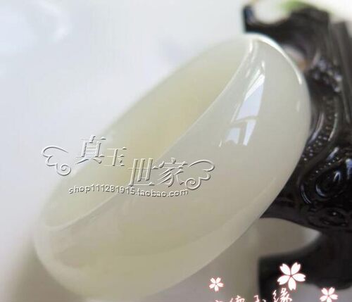 和田色玉白玉加宽轮胎手镯冰润清透纯色飘花女玉镯子女款手镯百搭