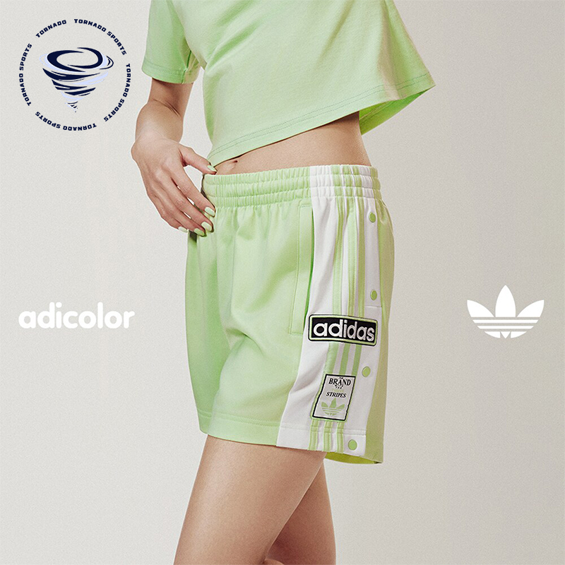 阿迪达斯女士侧开排扣运动短裤