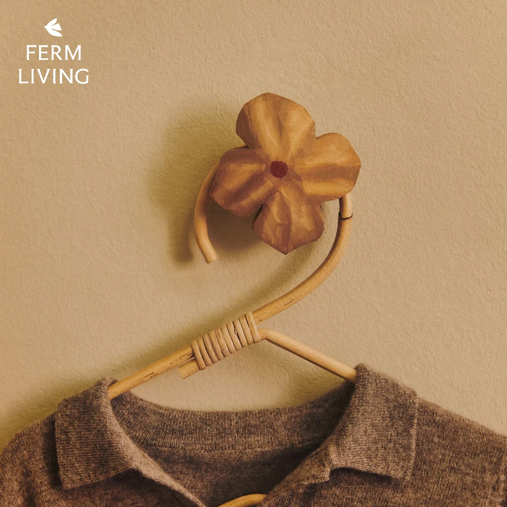 丹麦FermLiving木雕花朵挂钩