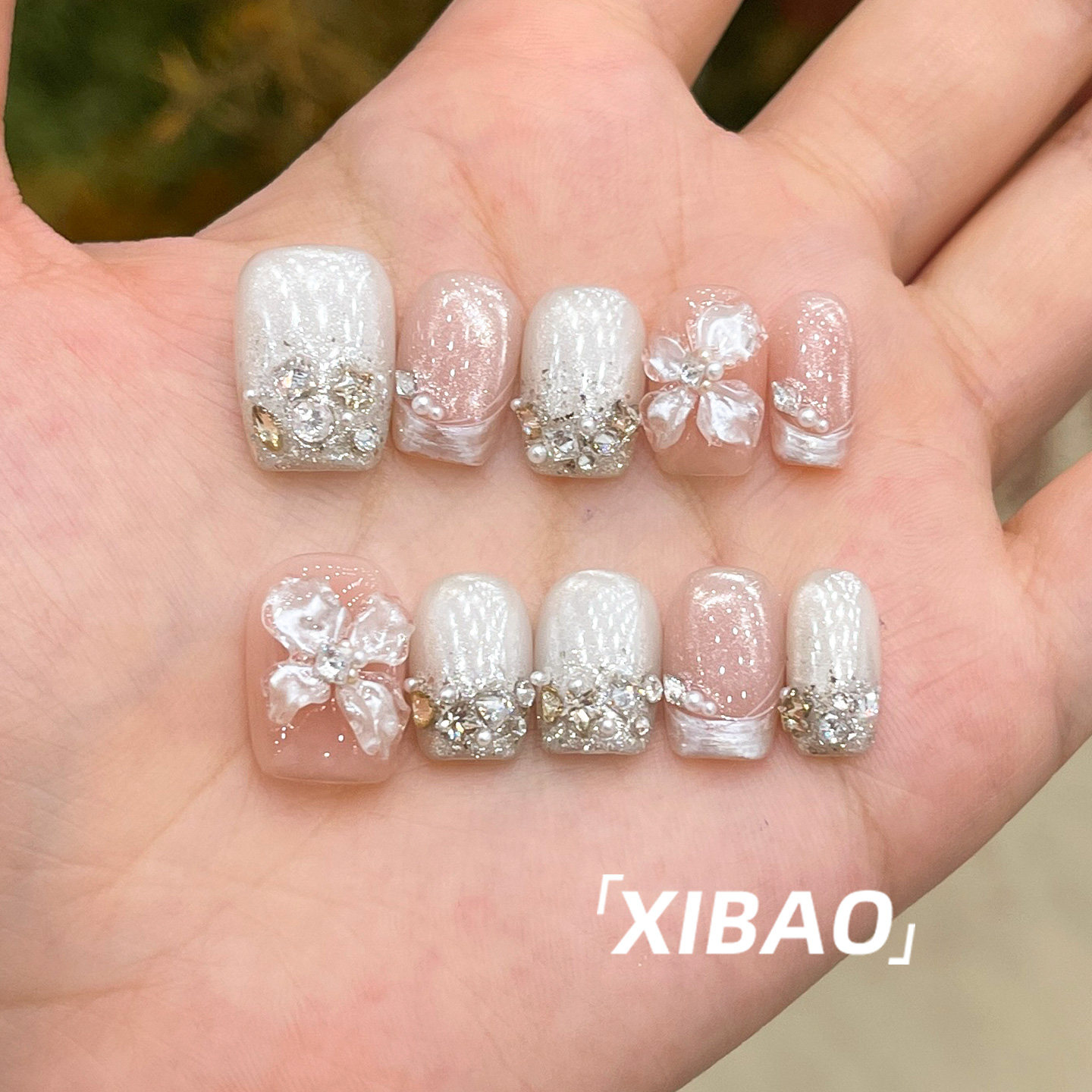 白色穿戴甲2026新款超火法式穿戴美甲短款高级感夏日手工穿戴美甲图片