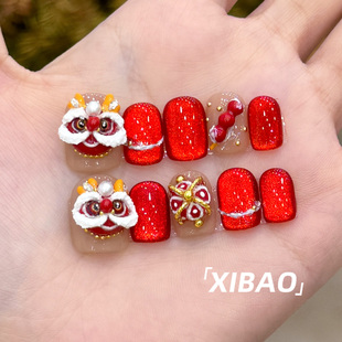 醒狮穿戴甲短款秋冬高质量指甲贴片2025新年款纯手工红色猫眼美甲