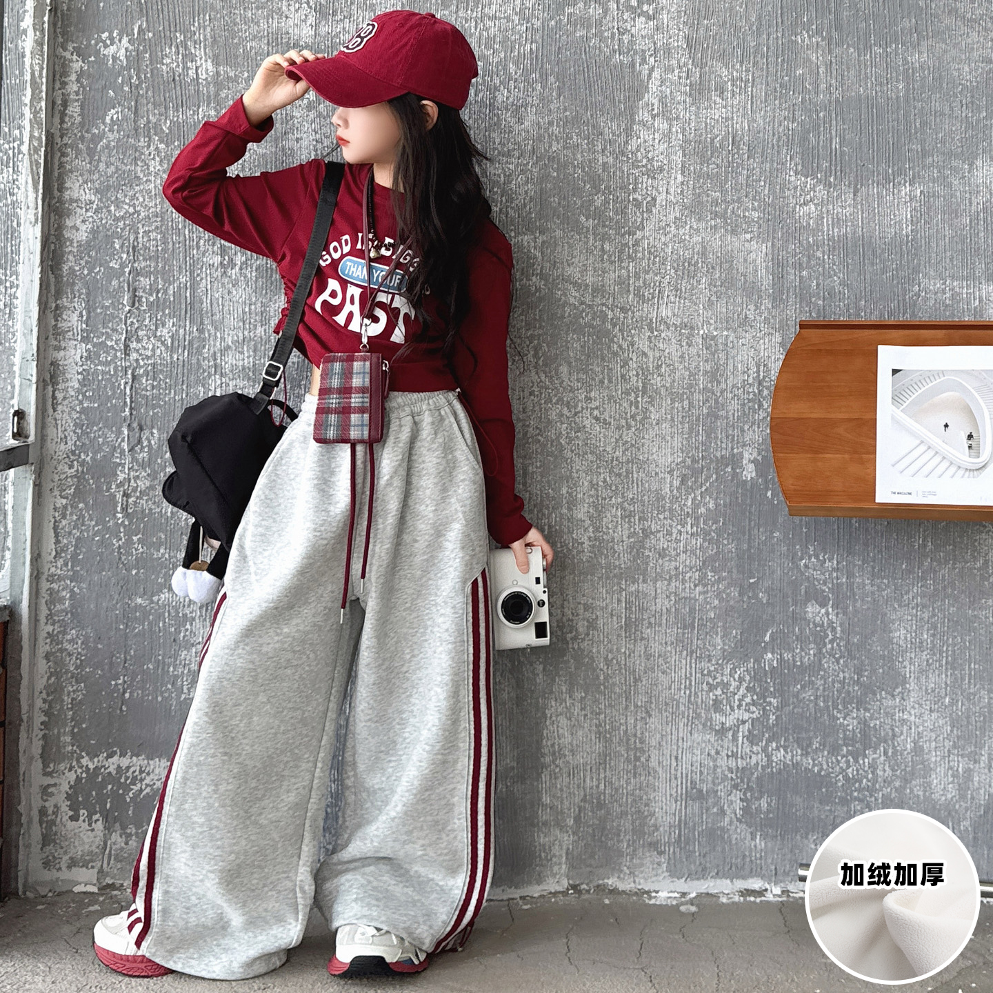 女童红色短款紧身上衣爵士舞