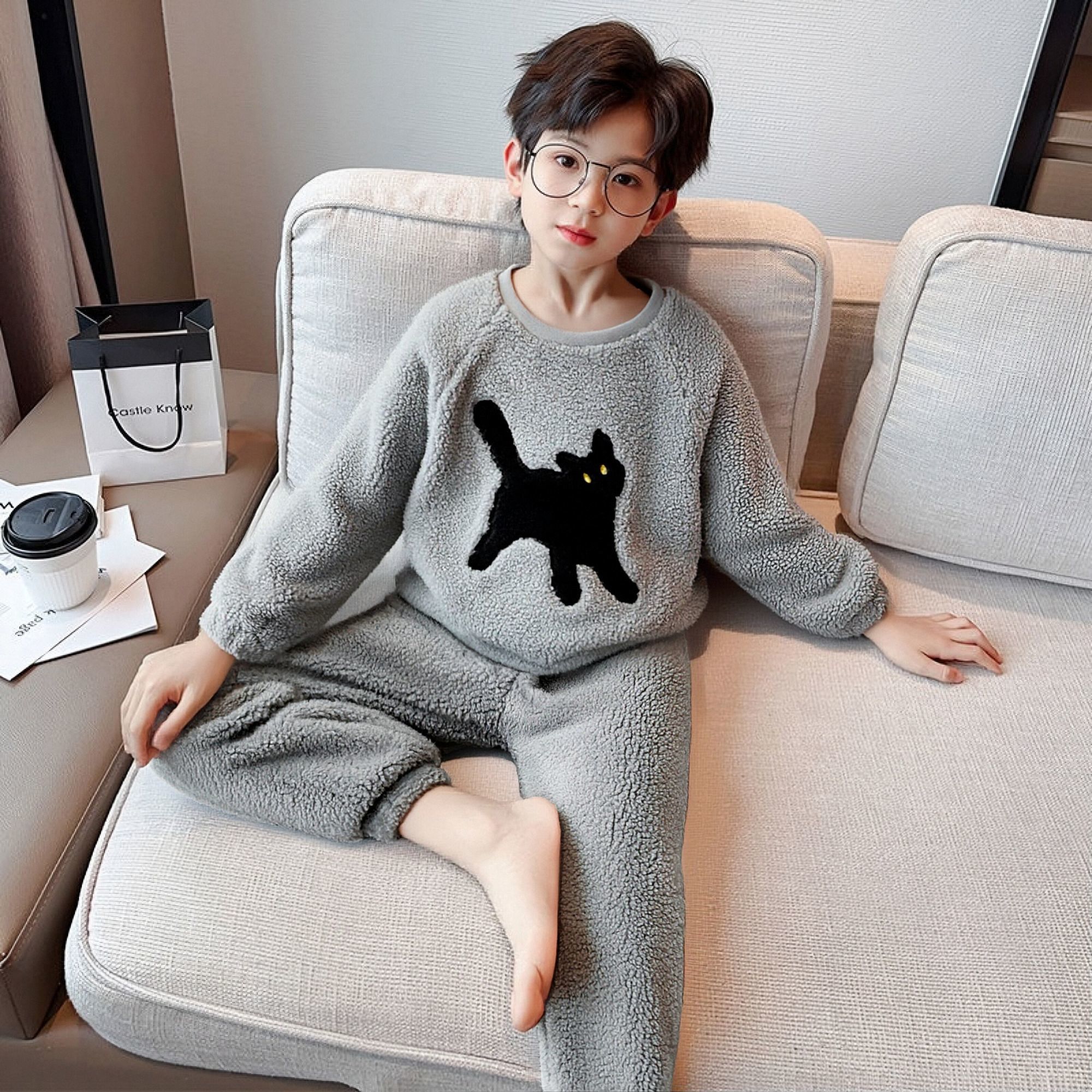 秋冬款小男孩睡衣法兰绒男童家居服套装保暖加厚珊瑚绒中大童睡衣