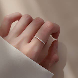 925纯银糖纸戒指女轻奢小众食指戒素圈指环设计感尾戒戒子2023夏