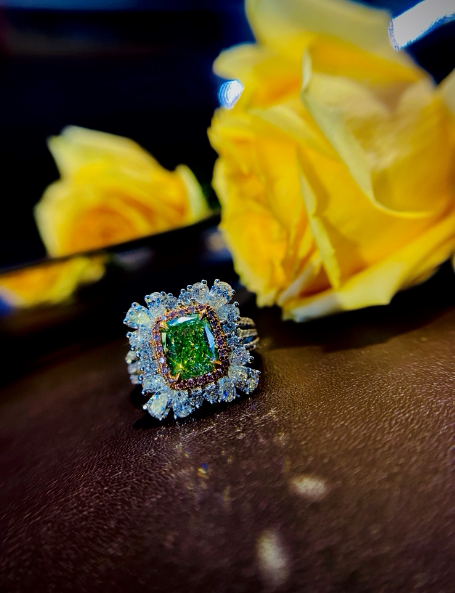 18k 豪华镶钻石戒指 绿钻 方形钻石 高级定制