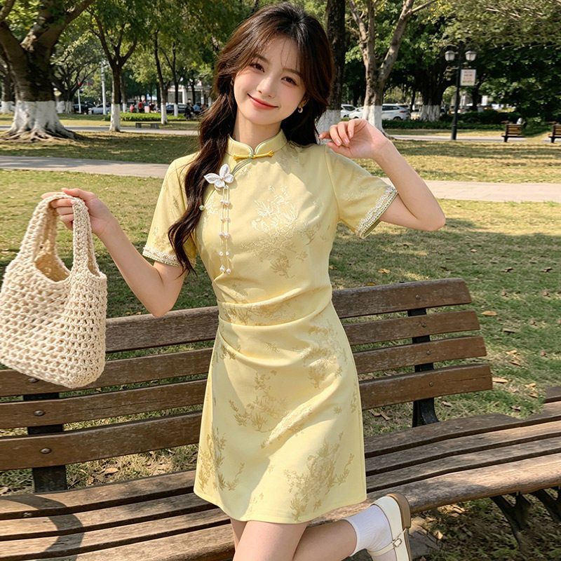 爱旗旗袍黄色短款年轻高级感少女图片