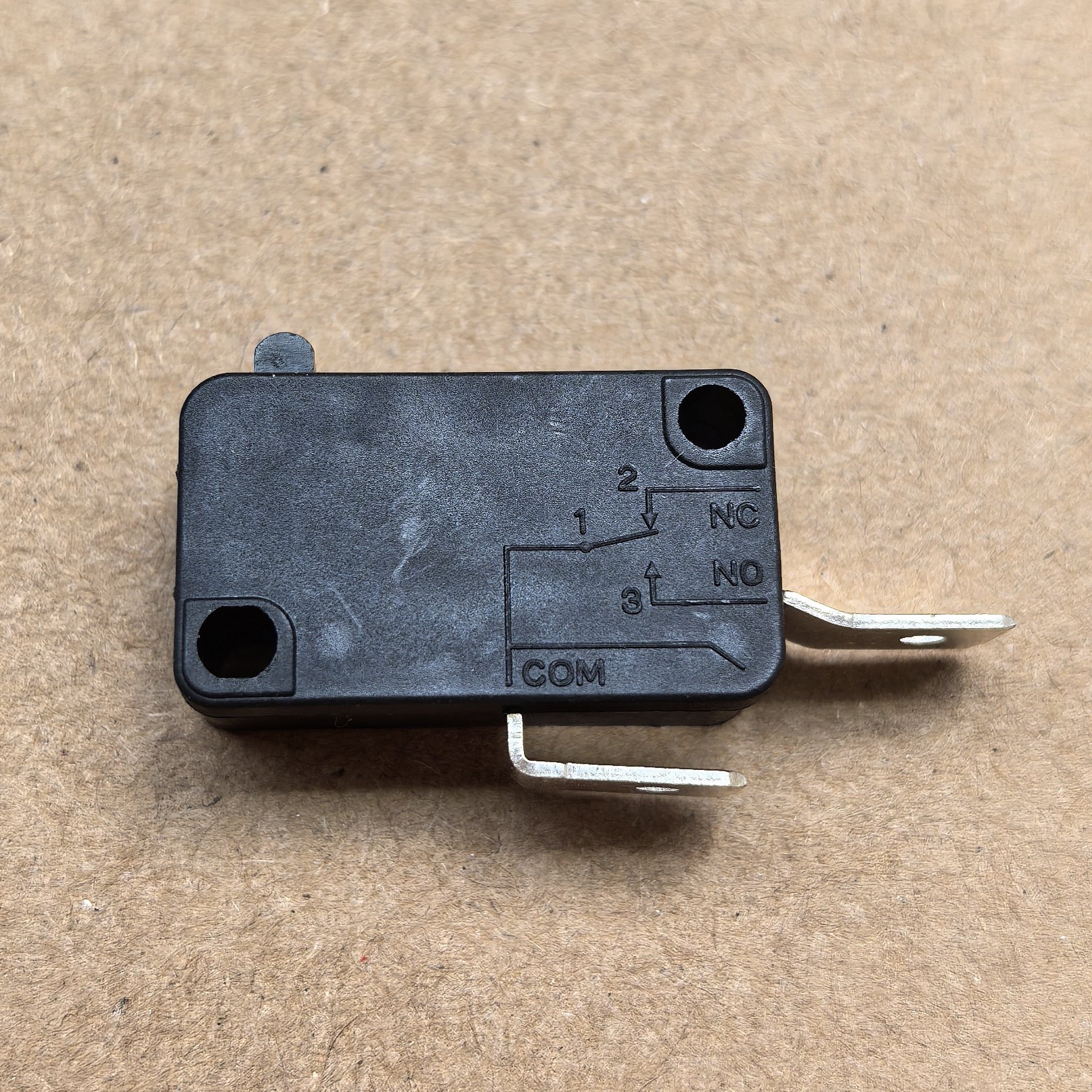 kw8-0c银点微动开关小型自复位行程限位器16a按压触碰点动6.3端子