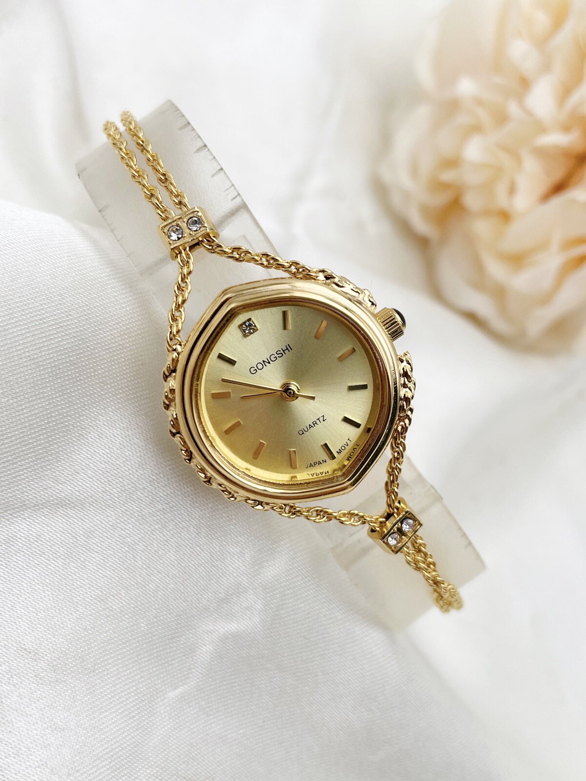 老品牌小众轻奢欧式简约复古怀旧全铜镀金进口机芯小巧手链石英表