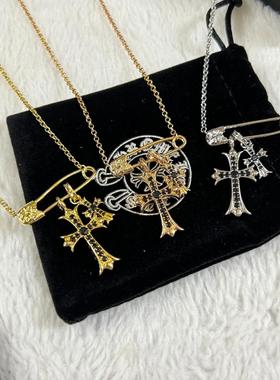 现货复古做旧 别针方牌十字架项链黑钻吊坠经典款气质锁骨链 饰品