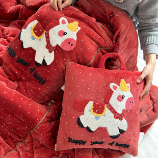 新款折叠加厚牛奶绒抱枕被子两用办公室午休汽车上靠垫毯保暖冬季