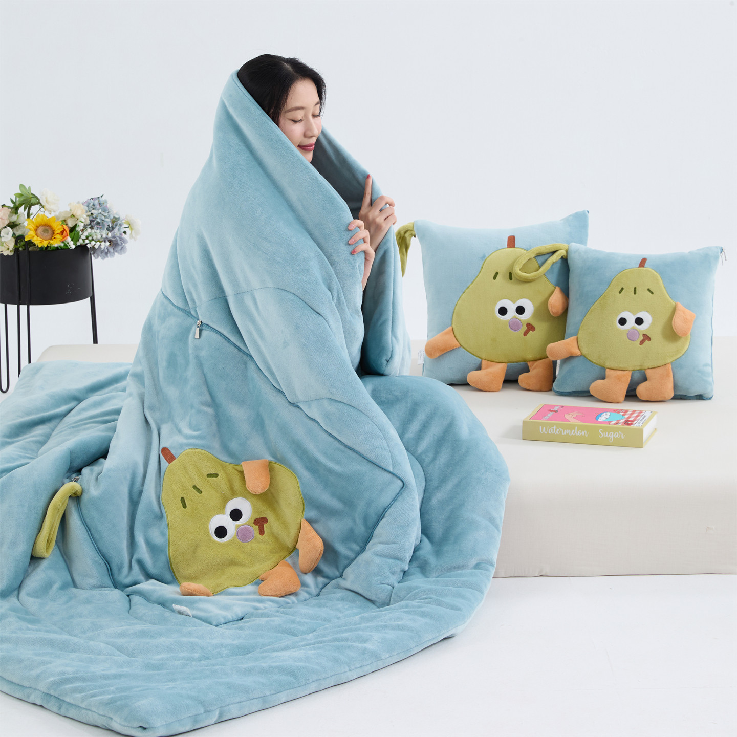 牛奶绒 抱枕被子两用加厚午休车上枕头被办公室宿舍沙发靠垫客厅,居家布艺,抱枕被,淘宝优惠券,粉丝福利购,淘宝优惠卷