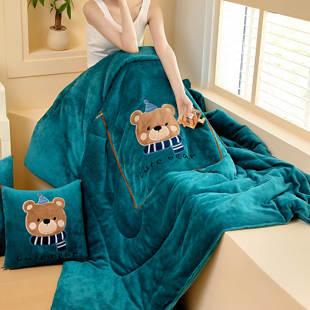 抱抱熊卡通牛奶绒加厚抱枕被子两用客厅沙发靠垫汽车上午睡盖毯冬