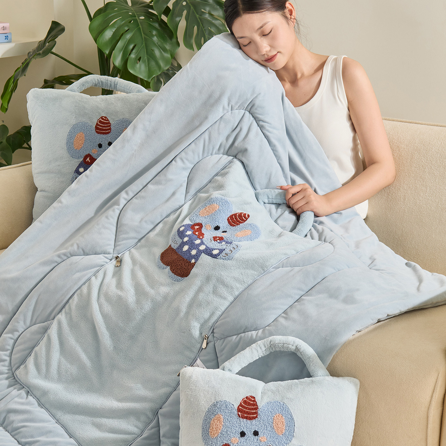 加绒加厚手提保暖抱枕被子两用车载午休毯宿舍客厅沙发追剧小盖被