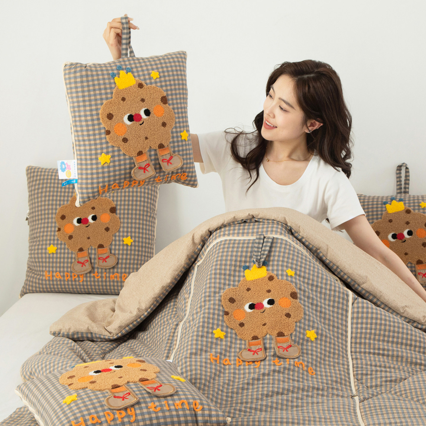 卡通饼干抱枕被子两用办公室午睡毯车载靠垫二合一空调被四季通用