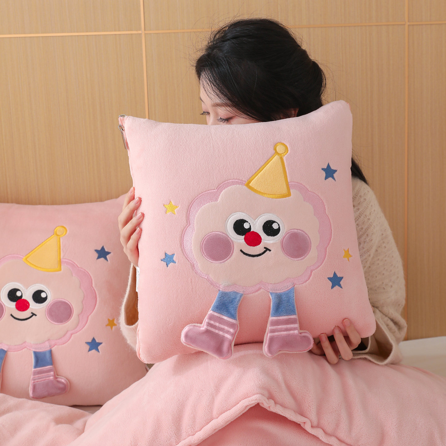 卡通可爱抱枕被子两用立体牛奶绒办公室午睡枕头毯车载二合一加厚
