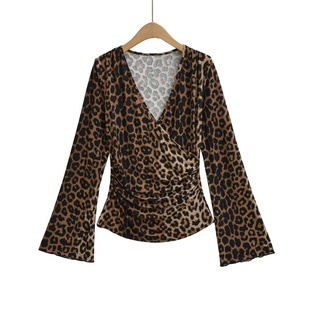 打底衫 豹纹V领长袖 复古辣妹风收腰喇叭袖 交叉绑带设计衬衫 上衣