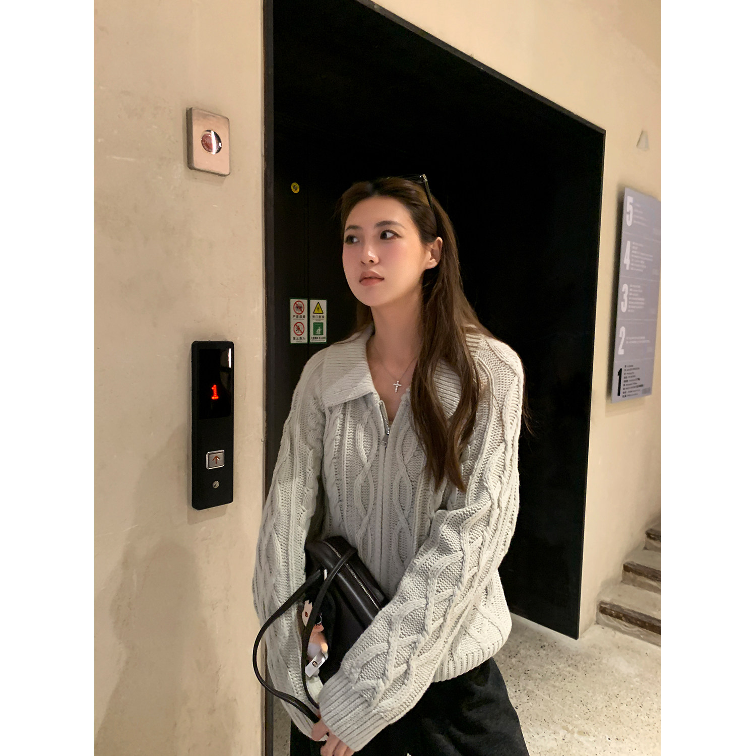 阿一 软软糯糯 重工麻花双拉链毛衣外套秋季棉感翻领针织开衫上衣