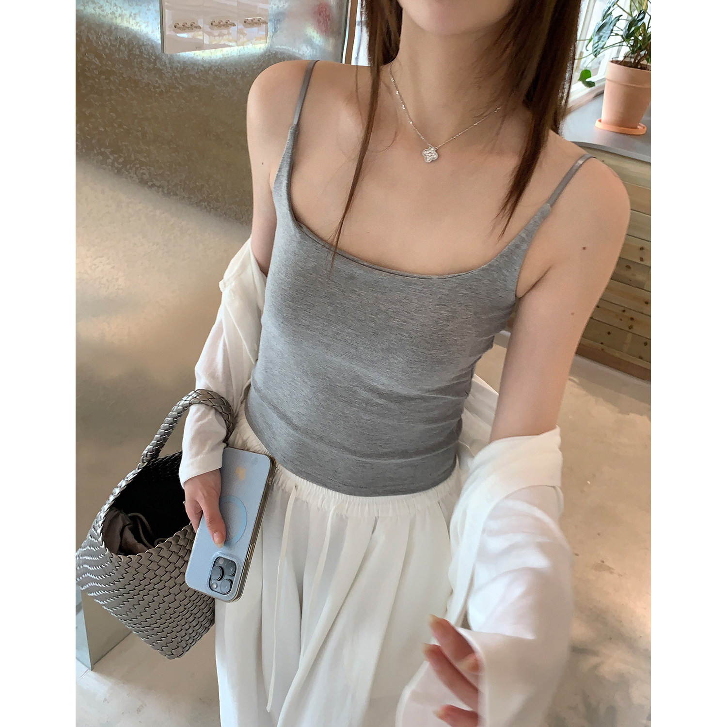 阿一 细肩带高弹胸垫一体式吊带背心女夏季u领修身内搭无袖上衣