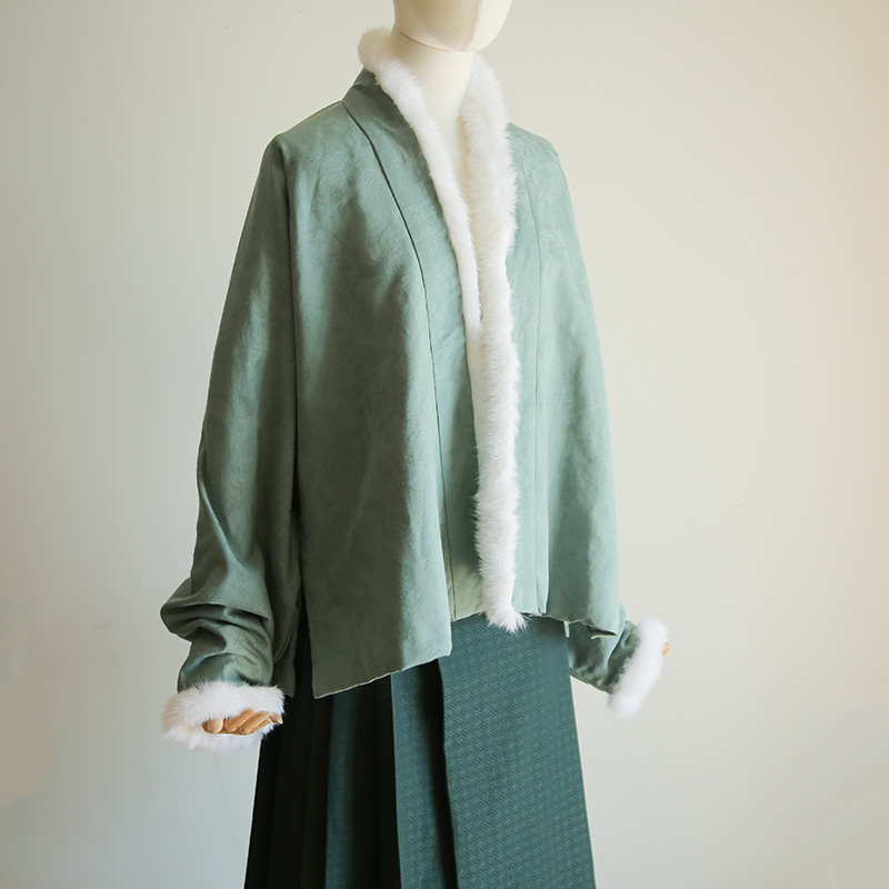 春下汉服秋冬女款双层飞机袖北宋暗纹提花圈毛短上衣  素染川