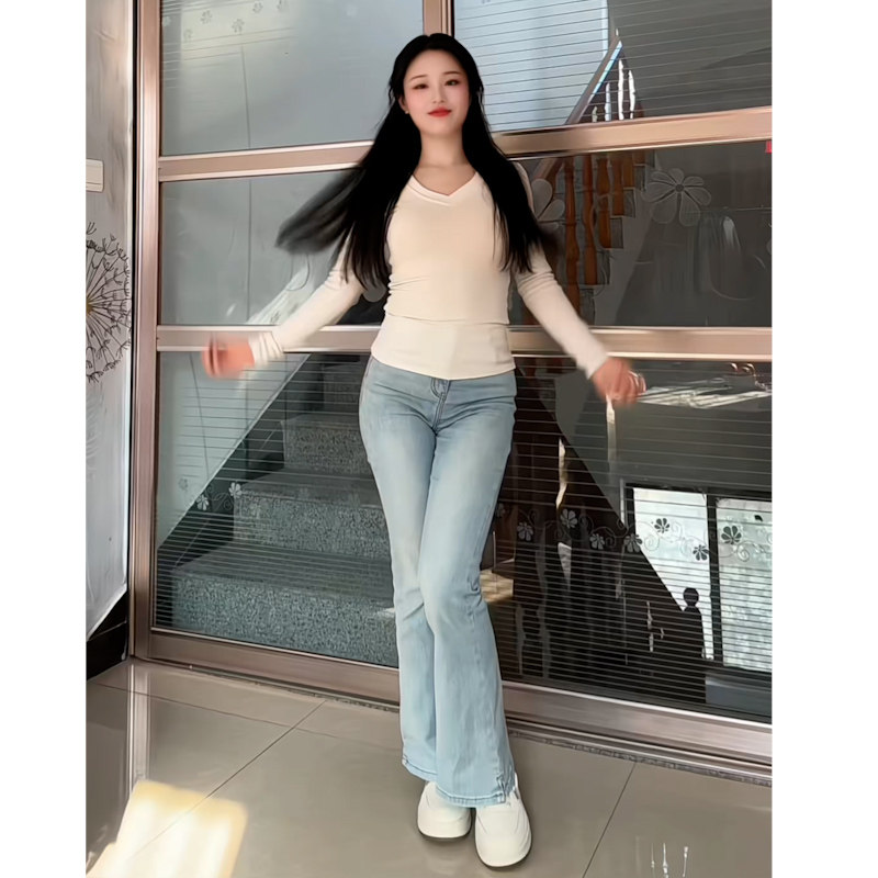 2026春季基础款高腰修身微喇牛仔裤女浅蓝色显瘦提臀休闲长裤,女装/女士精品,牛仔裤,淘宝优惠券,粉丝福利购,淘宝优惠卷