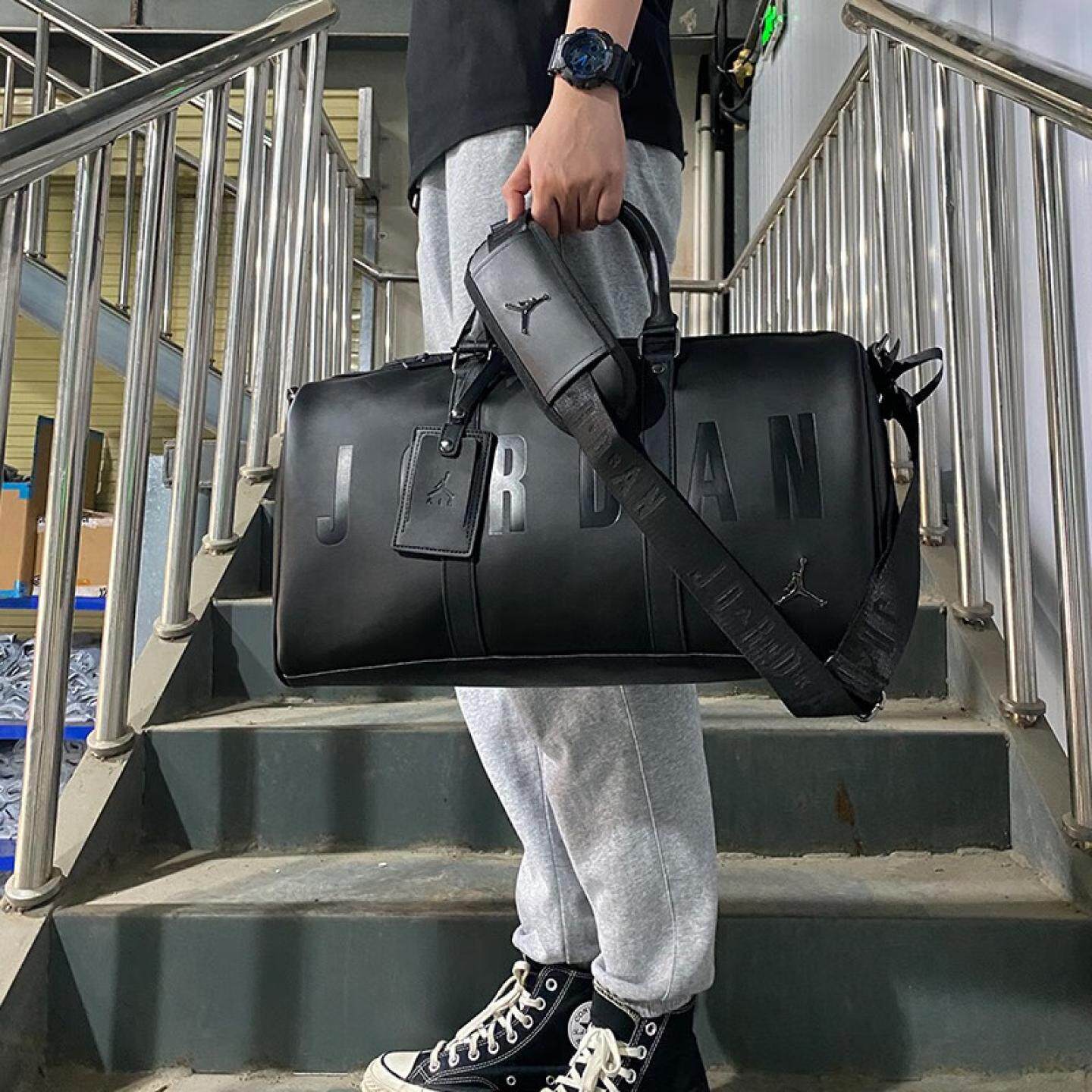 耐克2023冬新款运动包健身包