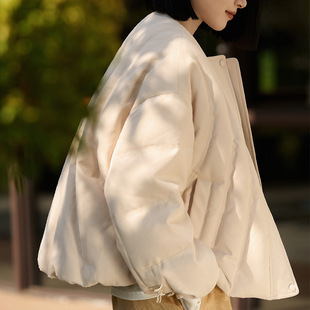 寒冬不怕冷！【心悦95白鹅绒】保暖不臃肿重工绗缝圆领高端羽绒服