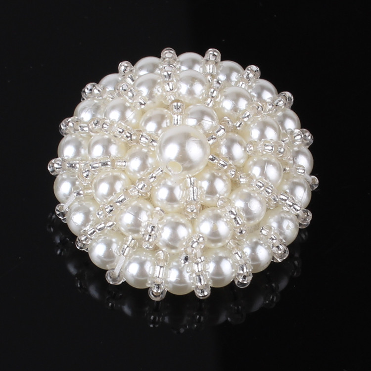 高档手工串珠珍珠白女披风皮草